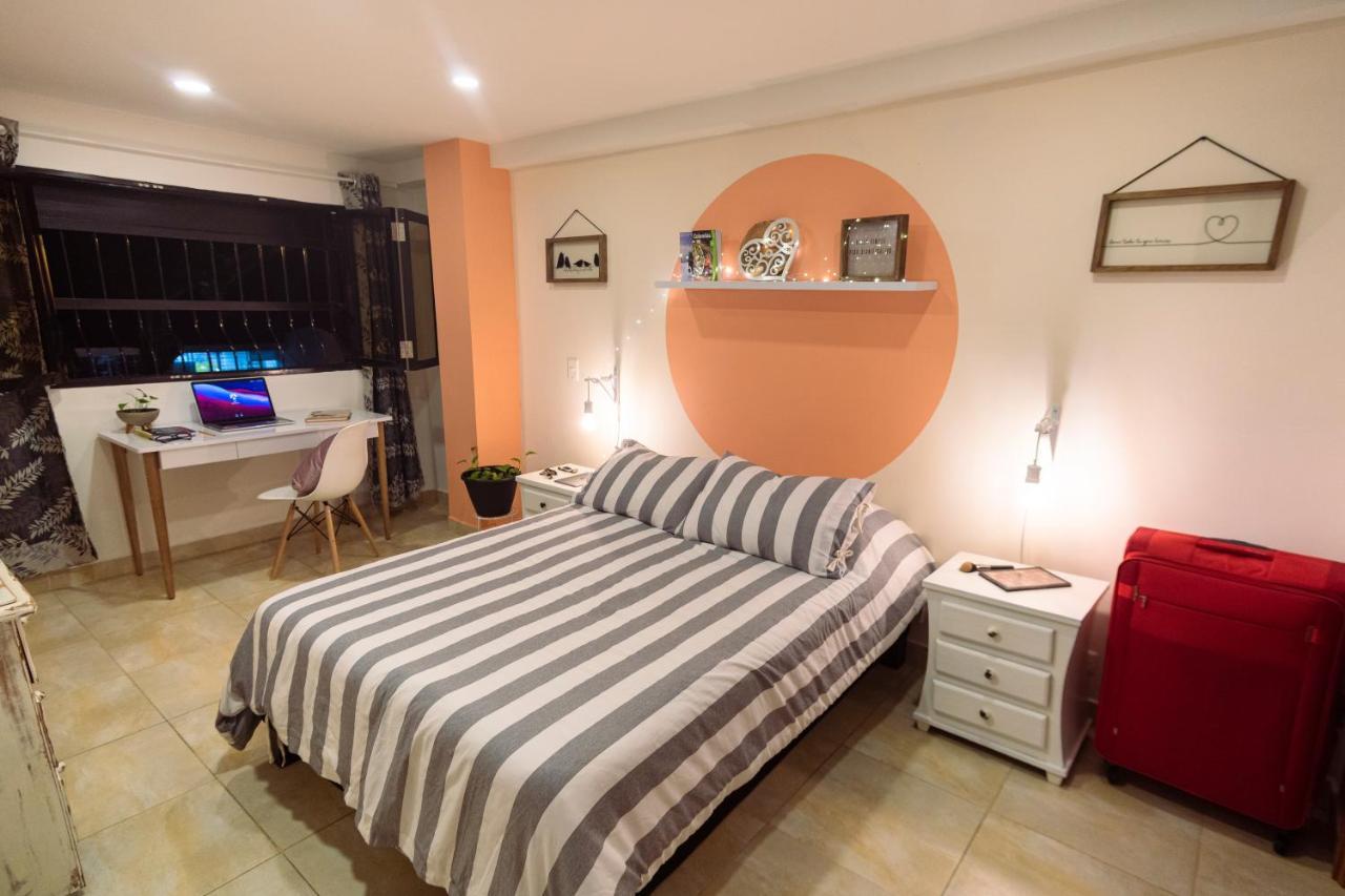 Malaika Hostel Medellín Zewnętrze zdjęcie