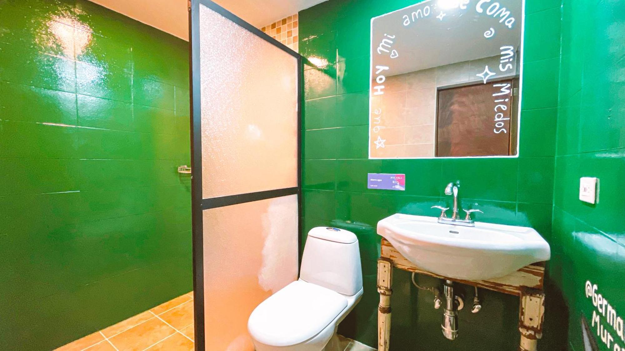 Malaika Hostel Medellín Zewnętrze zdjęcie