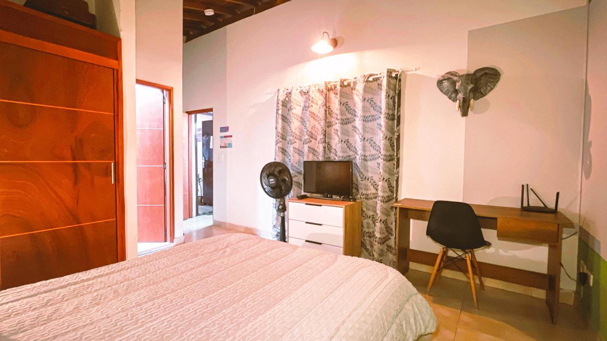 Malaika Hostel Medellín Zewnętrze zdjęcie